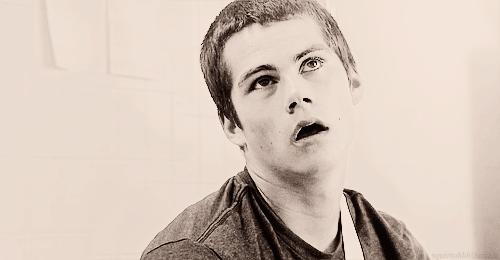 腿上有针刺的感觉是糖尿病症状吗,患了糖尿病为什么脚还是疼