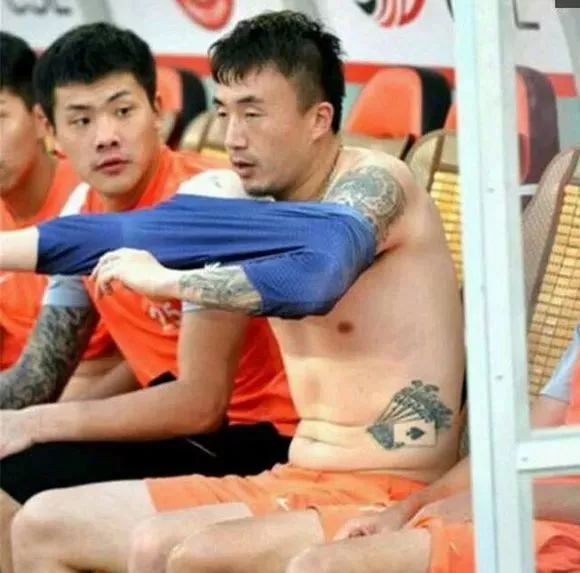 中国男足大吃大喝,中国男足伙食食谱