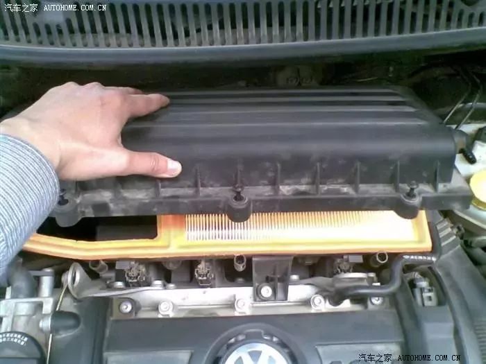 开车抽烟不开窗的办法,车内抽烟烟味多久消散