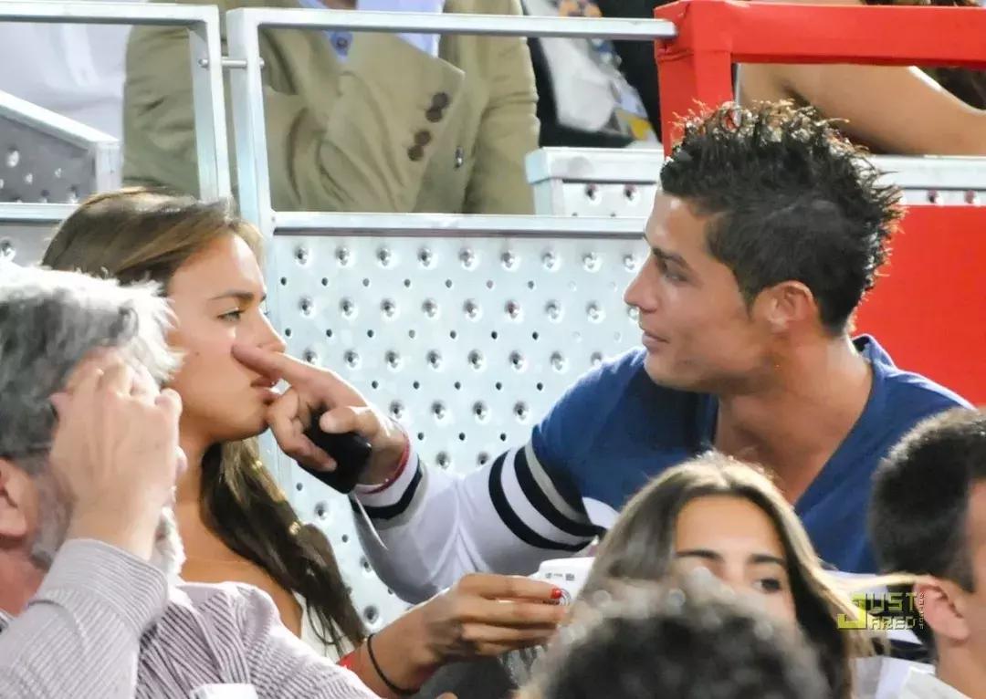 维密超模aa和c罗,球星c罗与维密天使亚历山大