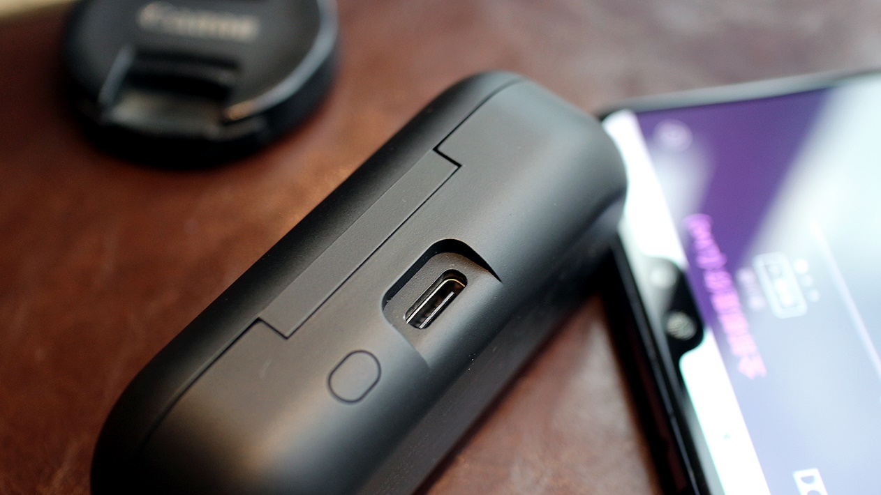 freebudspro3降噪对比airpodspro3,华为耳机freebuds4对苹果airpods3