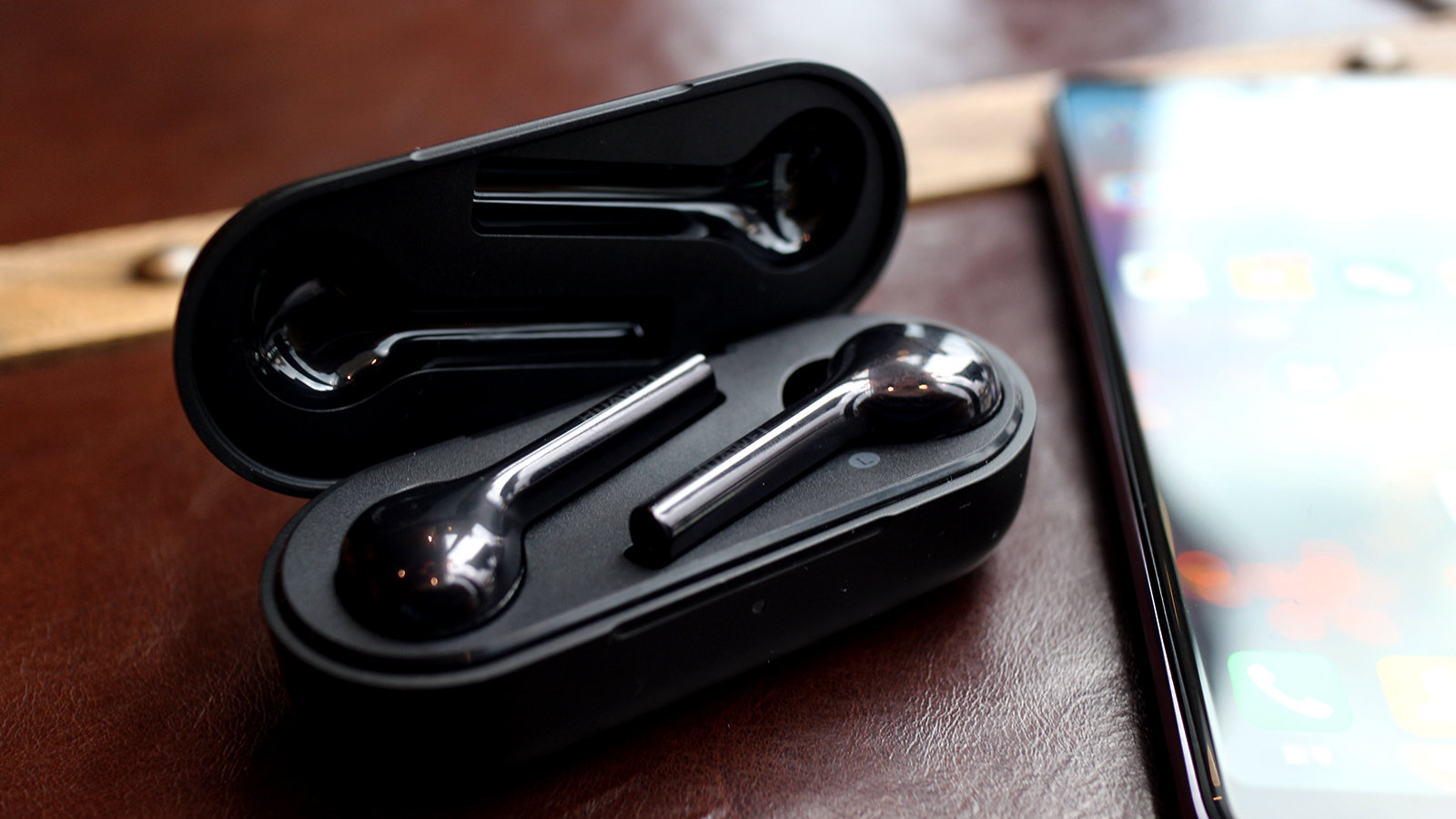 freebudspro3降噪对比airpodspro3,华为耳机freebuds4对苹果airpods3