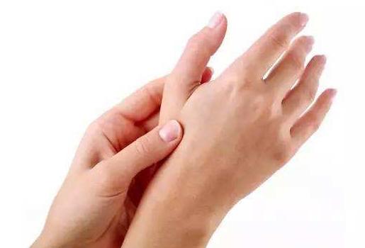 腱鞘囊肿涂腱鞘炎药膏有什么用,腱鞘炎和腱鞘囊肿哪个更严重一点