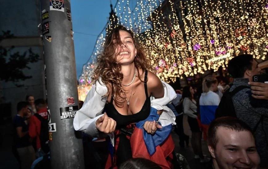 世界杯上的韩国美女排行榜,世界杯最养眼的十大美女