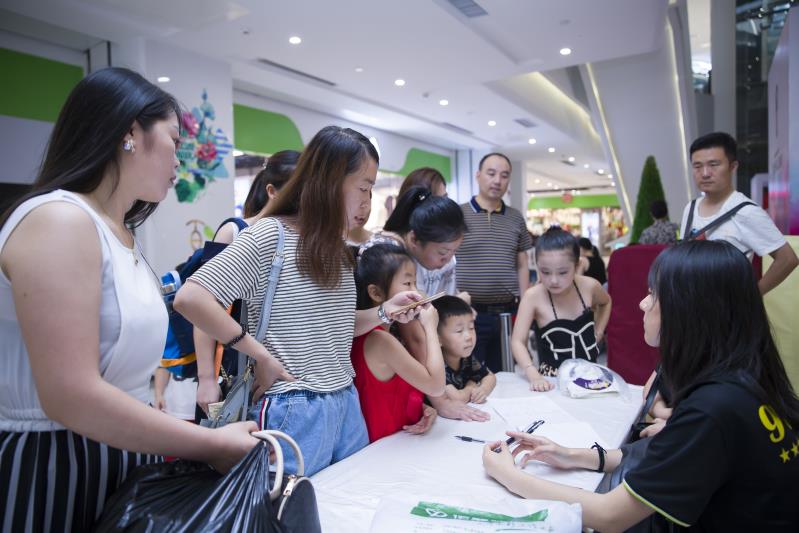 2018巴拉巴拉闪亮星童大赛第三季西安城市赛第二场砂之船奥莱开赛