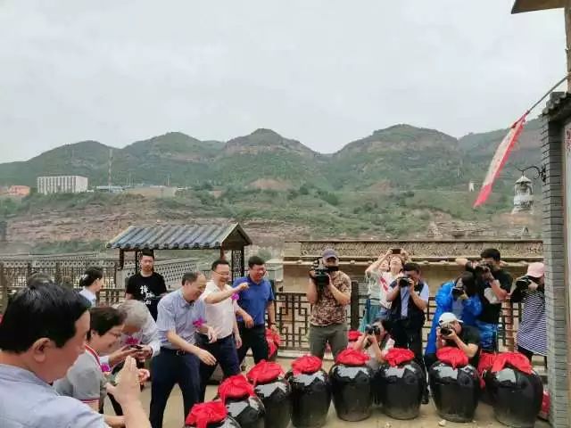 壶口古渡口小镇视频,黄河口文化艺术城集市