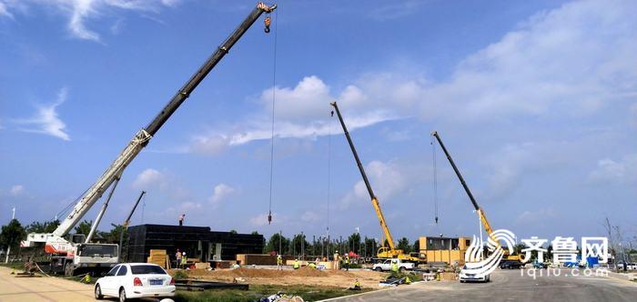 蓝天白云下的小镇,蓝天白云太阳能