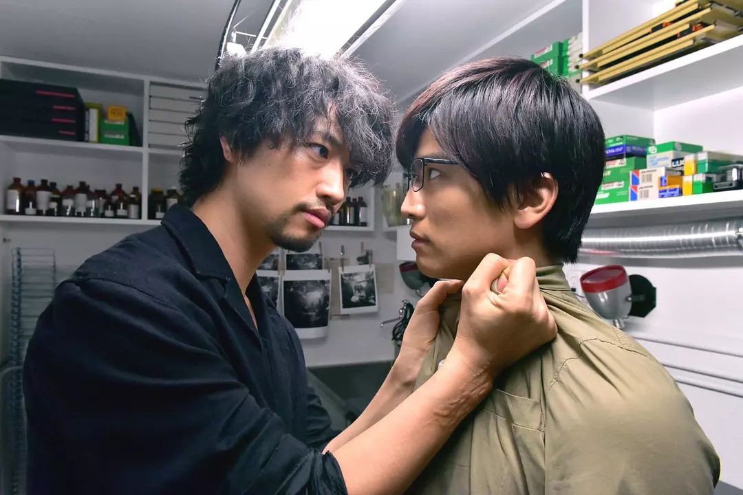 弑父*伦乱**囚禁烧活人，这部悬疑片尺度大到犯规