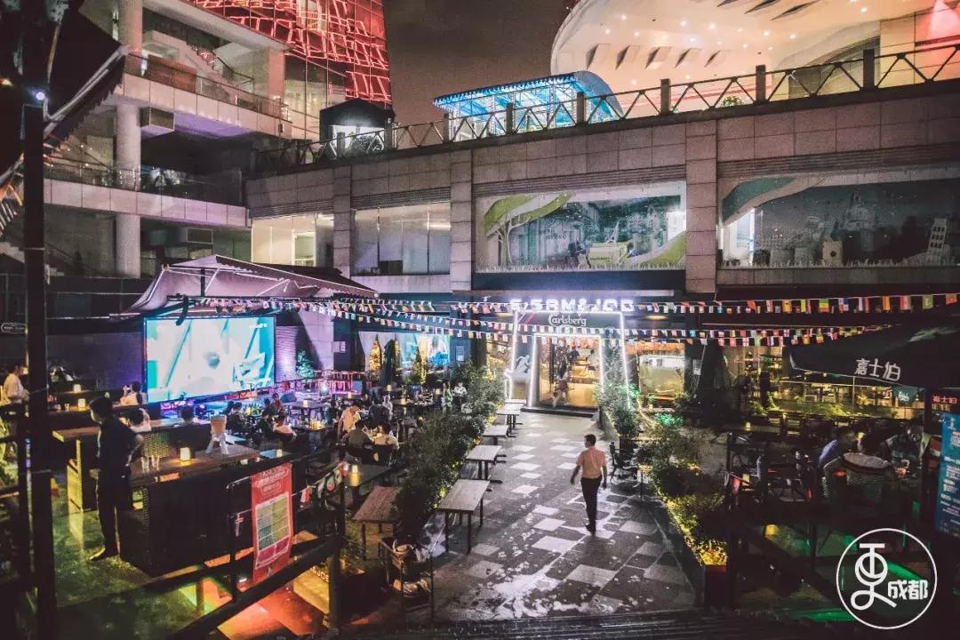 成都球迷在哪个酒吧看球,成都球迷扎堆露天看球地方