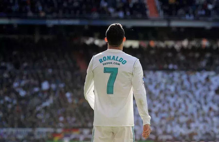 你九年前的身影永远在我们眼前飘荡——C罗