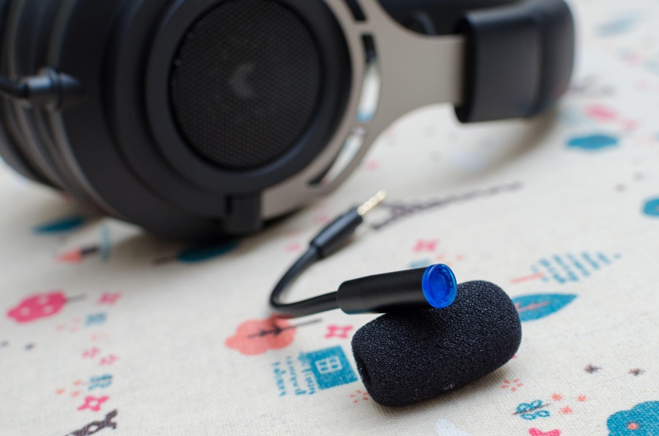 雷柏rapoovh300耳机怎么样,雷柏vh200炫光游戏耳机上手评测