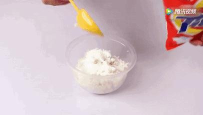 洗衣粉白糖消灭蟑螂,一勺洗衣粉