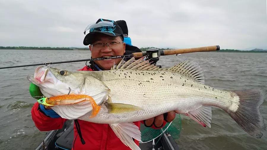 轻量怪物斗巨鲈｜追踪胡陈港水库的怪物2年终得一见