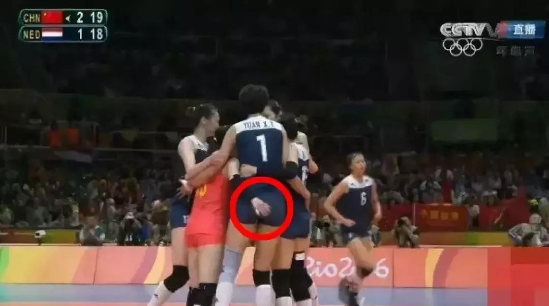 运动员为什么总喜欢摸鞋底,为什么运动员喜欢摸鞋底