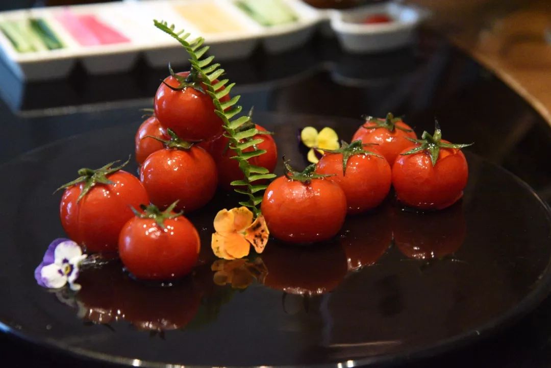 在空调房吃饭还是觉得热？因为还差了这道让你从嘴凉到心的菜