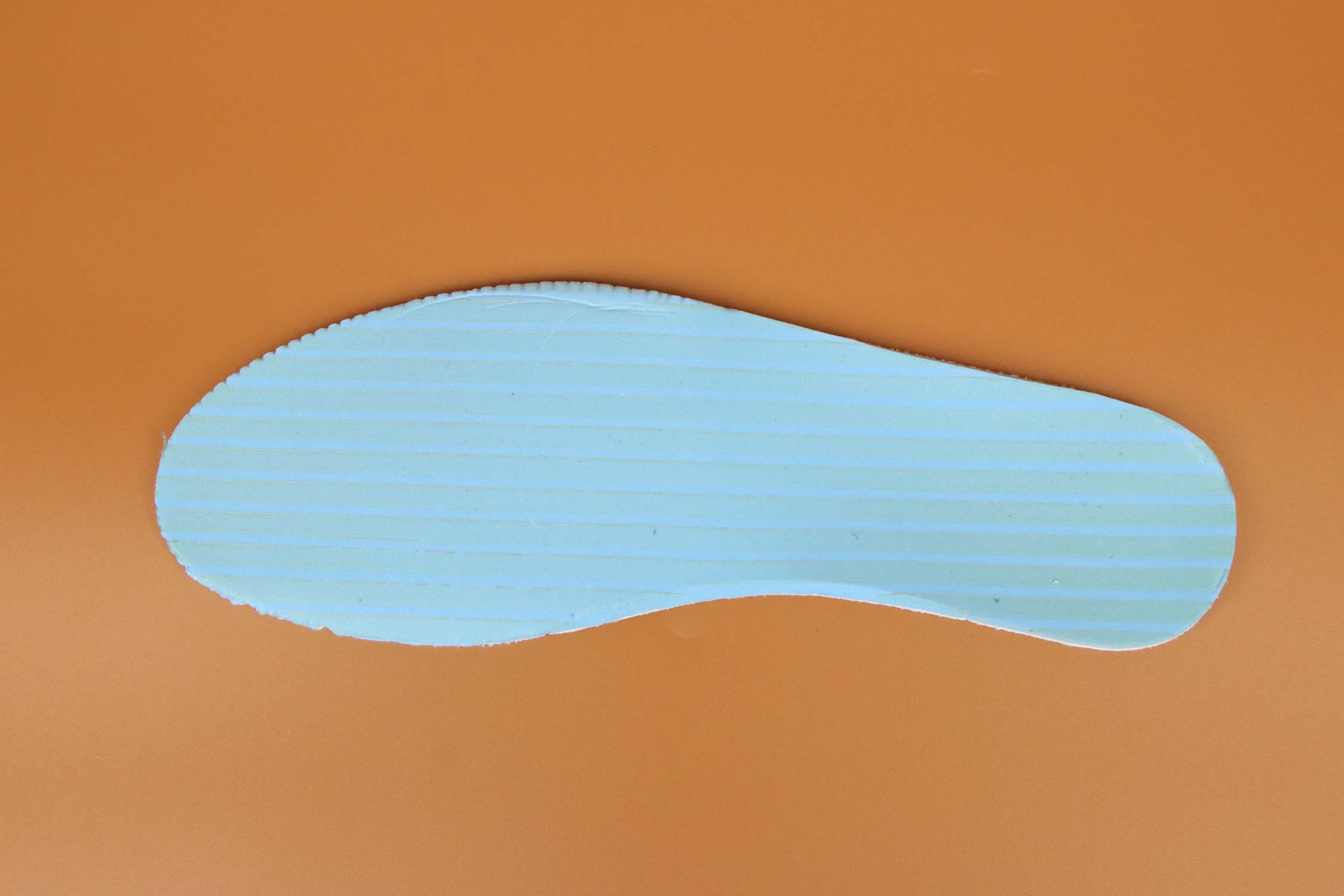 aj1北卡蓝联名ow什么皮面的,ow联名aj1北卡蓝明星穿搭