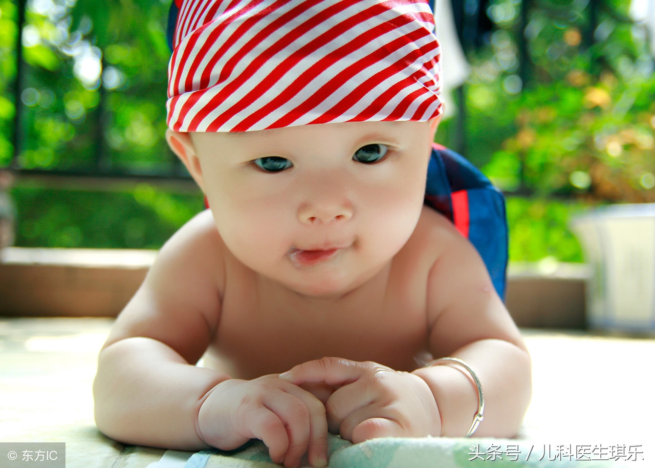 2岁宝宝尿液呈红色,尿液颜色红色是什么原因