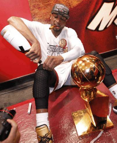 球哥半月板损伤,球哥摘除半月板