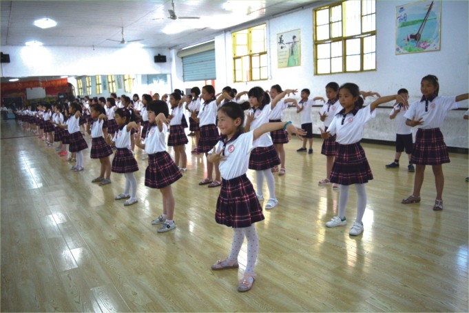 高州实验学校和黄冈实验哪家好,高州黄冈实验学校的游泳馆