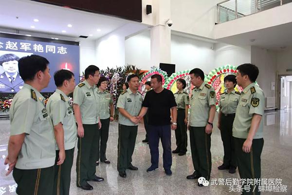 *警武**后勤学院附院谈军医遇害:胸口可挡敌*弹子**但不可背后挨枪