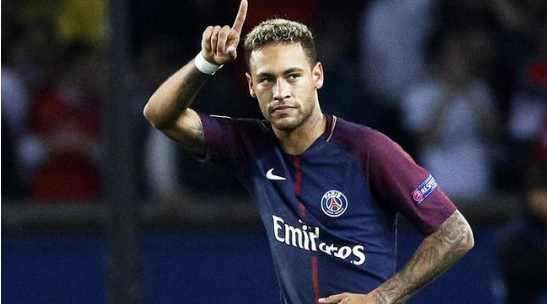 新一代的巴西足球天才,桑托斯的内马尔是那么的耀眼