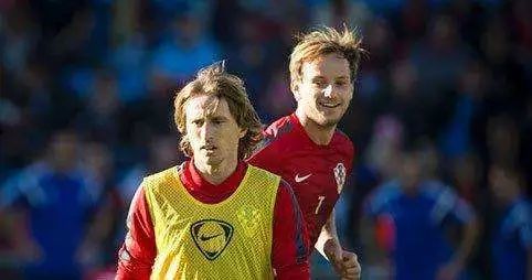 「开场哨」万众瞩目决赛夜！是新王加冕还是王者归来？第二十五个比赛日看点前瞻