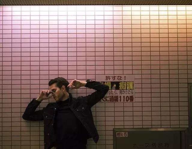 时尚博主教你穿衣｜摆脱摒弃土直，变身时尚王子—AdamGallagher