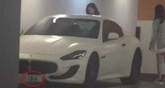 有钻石剩女之称的她，撩遍了香港男神，亲力亲为开跑车买电饭锅