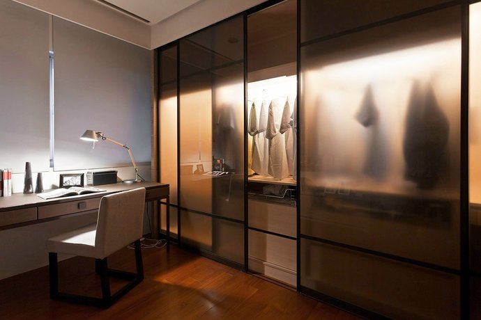 推拉门拉不动了找谁修,推拉门拉不住怎么修