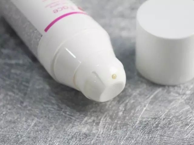 真正晒不黑的防晒霜,防晒霜一天涂2次对皮肤影响么