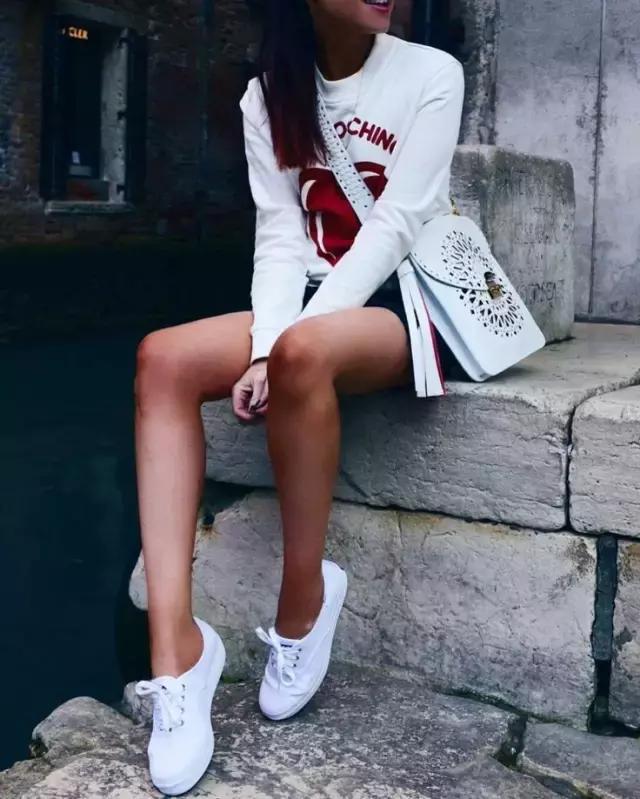 夏天不热小白鞋怎么穿舒服,夏天怕热穿什么鞋子好呢