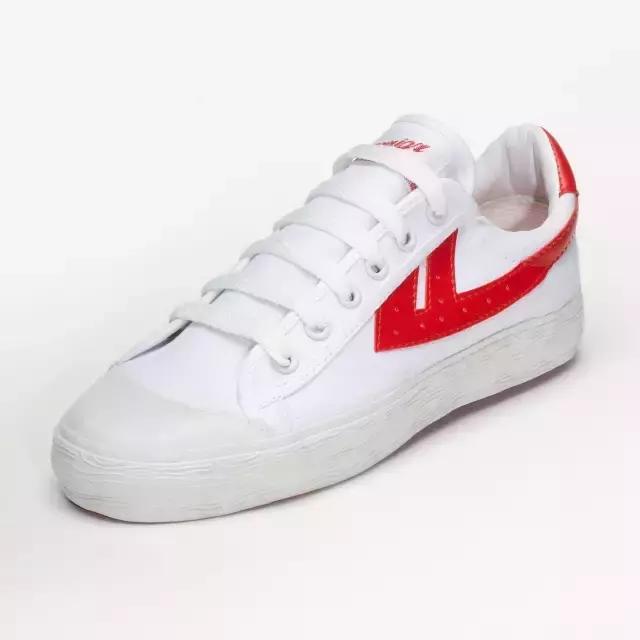 夏天不热小白鞋怎么穿舒服,夏天怕热穿什么鞋子好呢