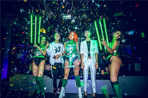 青岛啤酒的一体化,青岛啤酒为生活创造欢乐