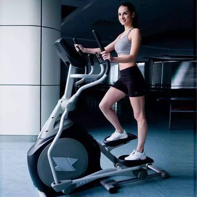 健身器材椭圆机和跑步机哪个好,椭圆机对比跑步机