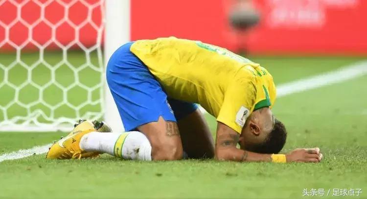 世界杯足球史上的至暗时刻,足球世界杯十大感人瞬间