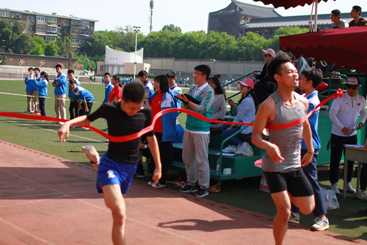 栉风沐雨砥砺前行薪火传承,栉风沐雨，砥砺前行