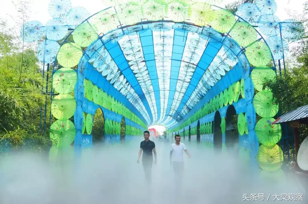 世界杯足球宝贝巡游,足球宝贝秀现场