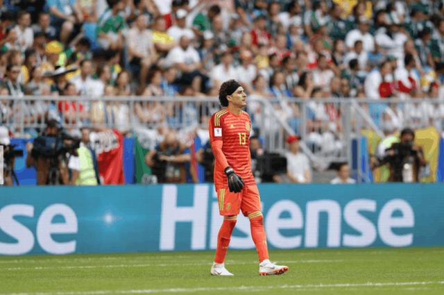 吴镇宇和墨西哥门将对比,吴镇宇把墨西哥扛进世界杯