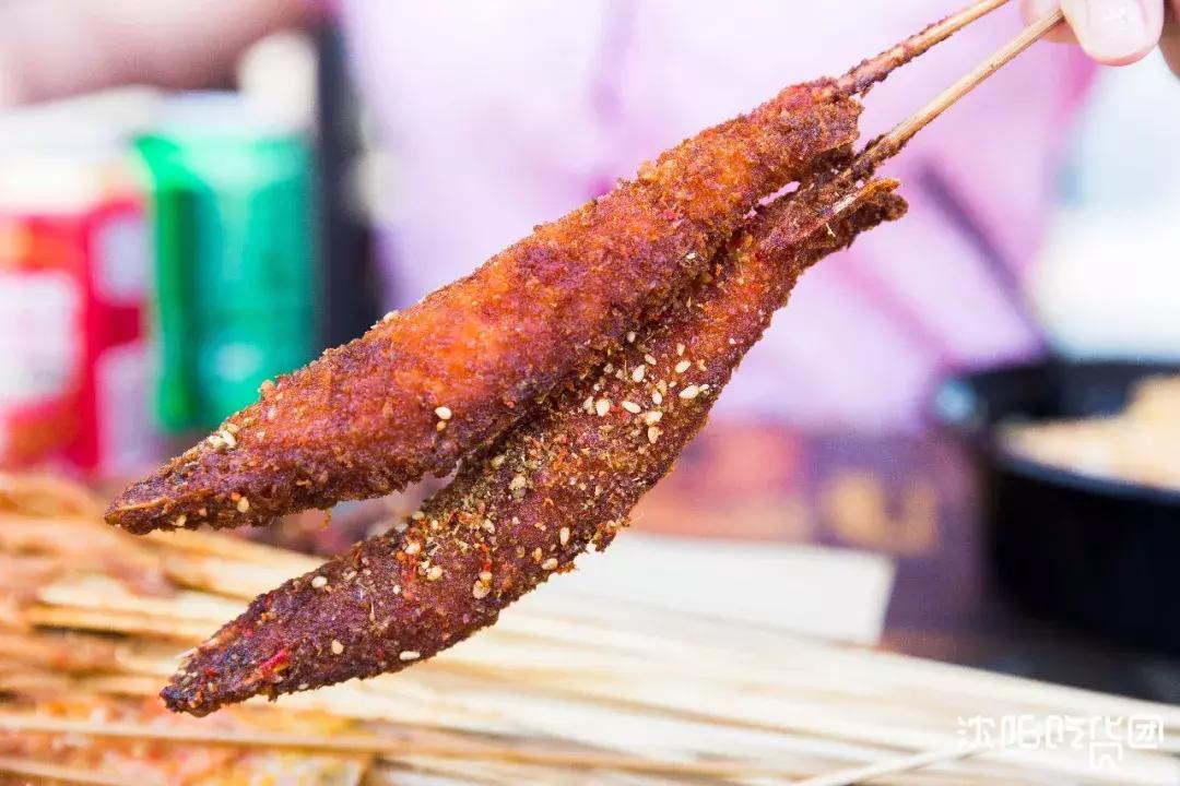 炸串刷“神酱”！路过不一定会进的小店，竟吃出了童年的味道！