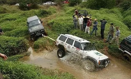 自驾旅行后备箱睡车神器,后备箱自驾旅行神器
