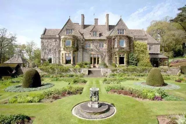 足球巨星豪宅前后对比,足球明星豪宅装修风格