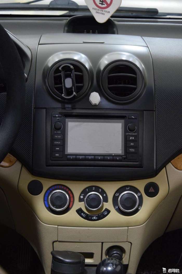 雪佛兰和大众polo对比,雪佛兰最新款省油微型车