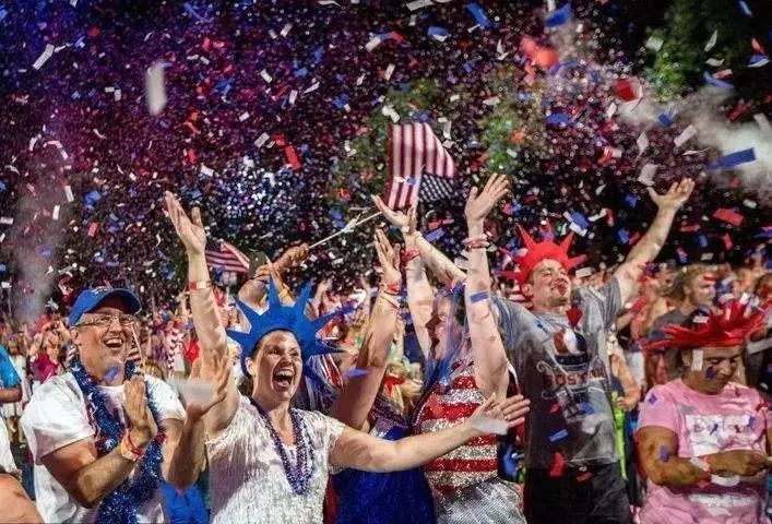 除了法国足球和国庆日，童话小镇也是解锁法式浪漫的方式