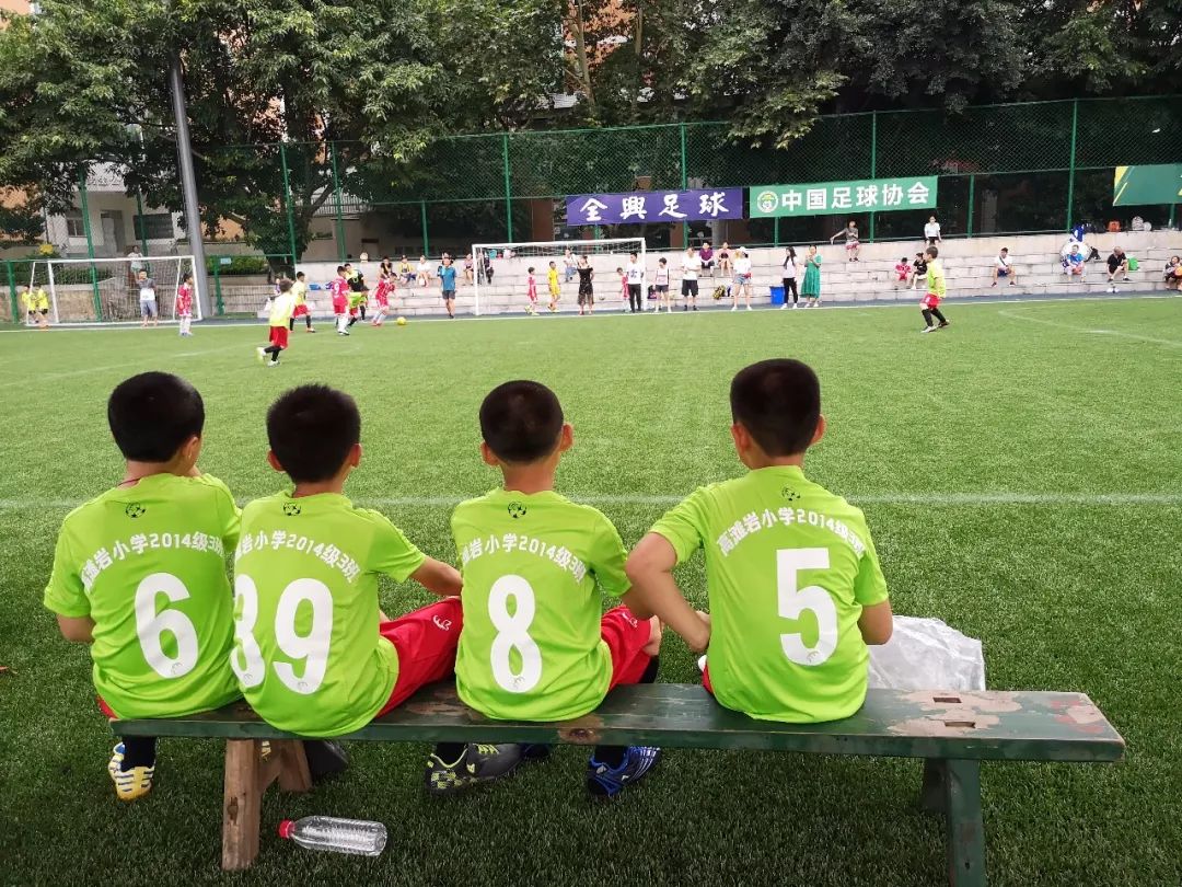 不负青春不负韶华砥砺前行,不负青春砥砺前行不负韶华