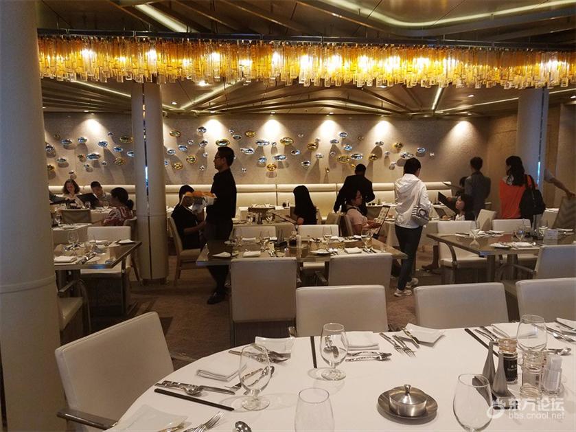 皇家加勒比游轮量子号游记,坐海洋量子号游轮旅游攻略