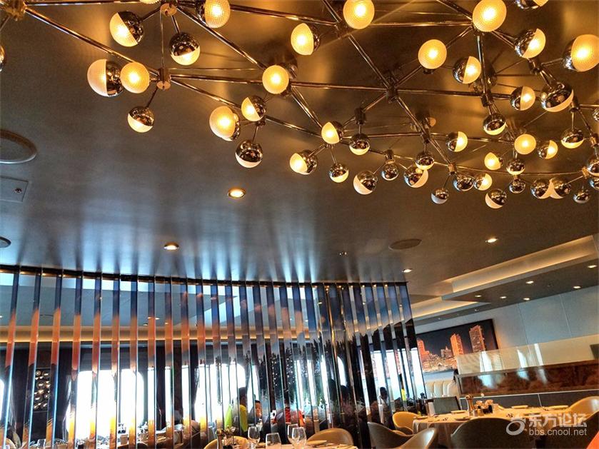 皇家加勒比游轮量子号游记,坐海洋量子号游轮旅游攻略