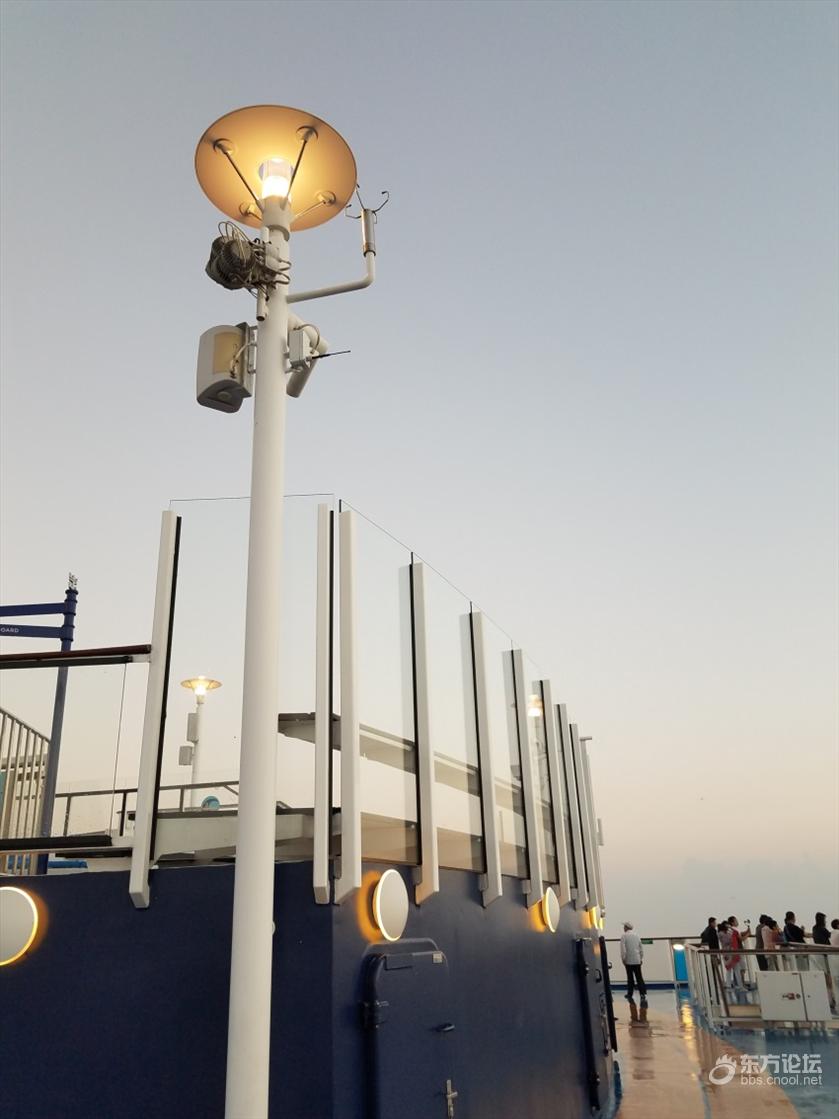 坐奢华游轮什么感受？房间就像漂在海上量子号游记！