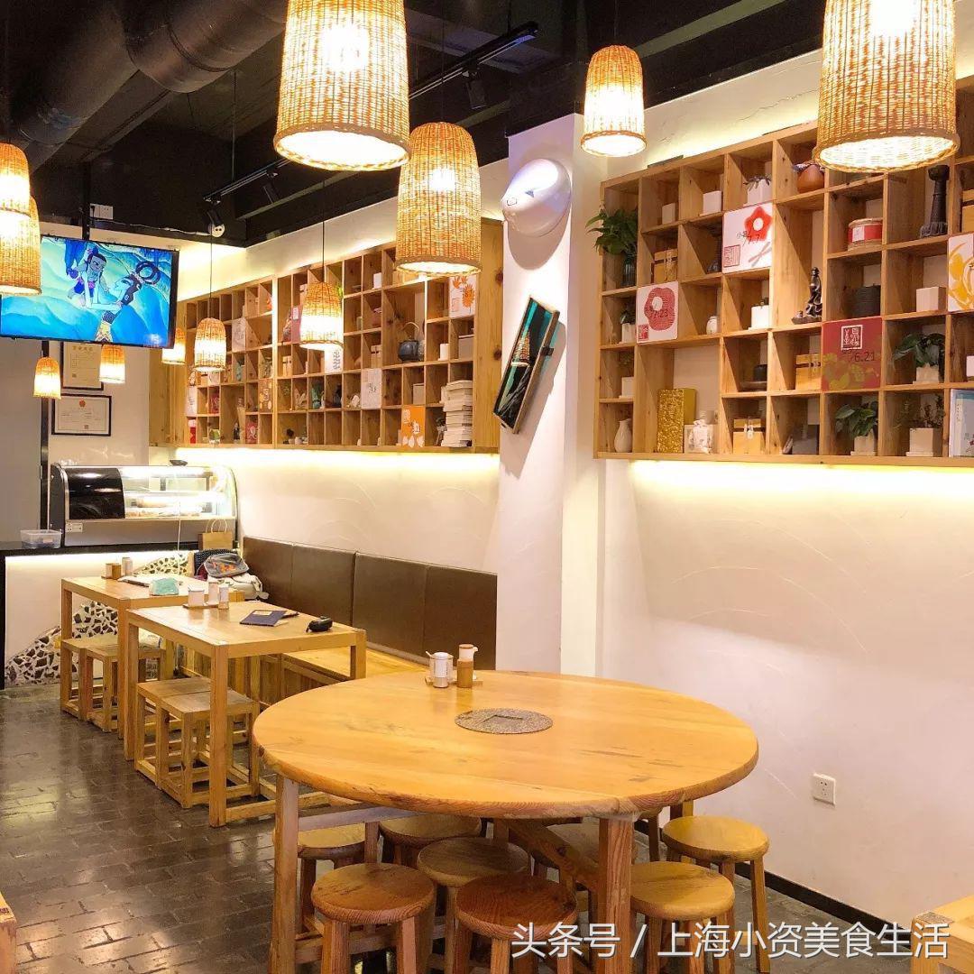 这家藏在南京路步行街背后的西北小馆，竟能把面做得天圆地方！