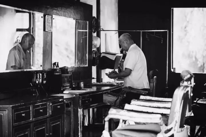 老底子剃头发视频,老底子理发