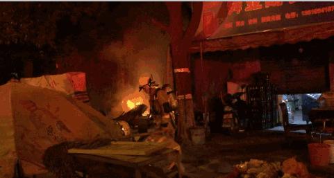 浙江15岁少年，一碗炒饭称霸路边摊！消防蜀黍：炒饭好吃也别“上火”~